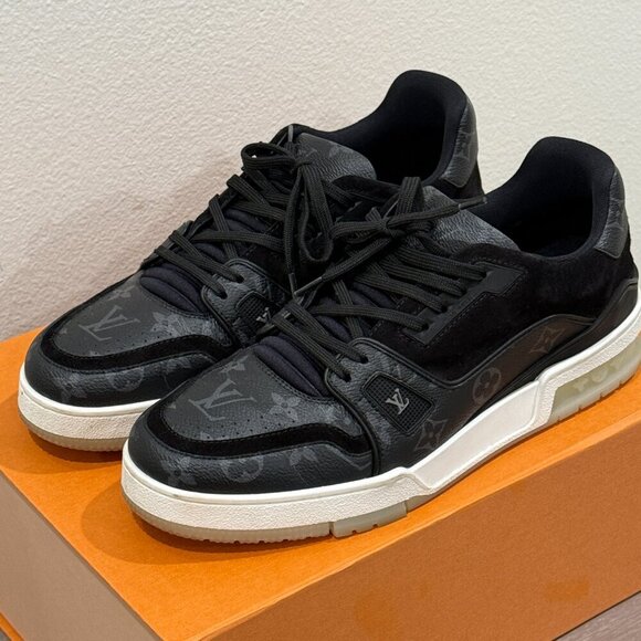 LOUIS VUITTON LEATHER TRAINER SNEAKERS - Picture 2 of 9